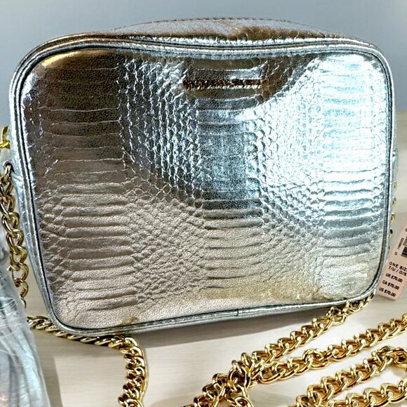 NEW Victoria's Secret Shoulder Bag Purse Shinny Silver with Gold Chain Zipper - Picture 4 of 6